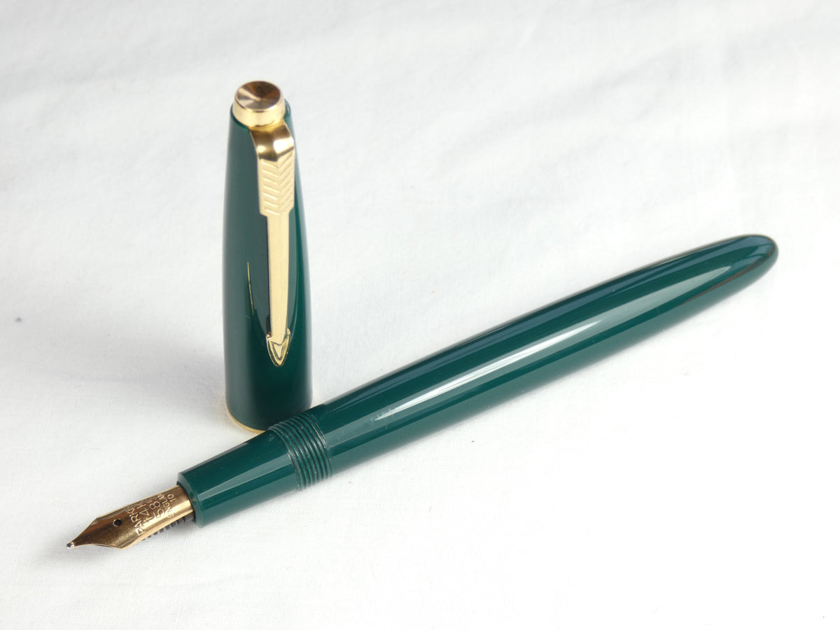 Parker Duofold in Green. Mint condition, flex nib. – Collectablepens
