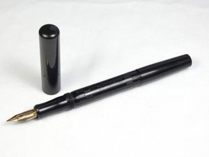 A 'Cameron' pen by MacNiven & Cameron c.1912.