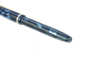 Conway Stewart Dinkie 560 in Marbled Blue