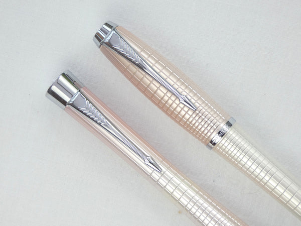 Parker Urban Premium Set in Chiselled Pearl. Brand New. – Collectablepens