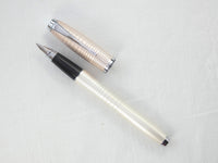 Parker Urban Premium Set in Chiselled Pearl