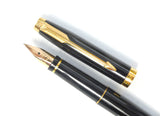 Parker 75 Laque Black. 18Ct. Gold Nib