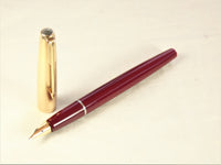 Parker 17 De Luxe Early Beak Nib in Red